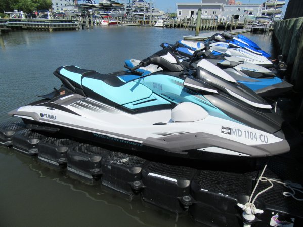 Pre-Owned 2022  powered Power Boat for sale